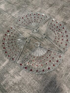 Vintage Pressed Glass Fan Vase Set Starburst / Daisy & Button Style